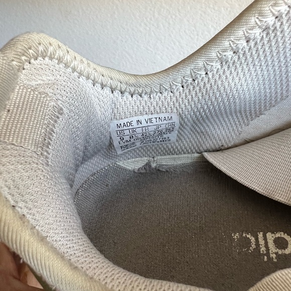 Adidas Sneakers size 9 - Picture 8 of 9